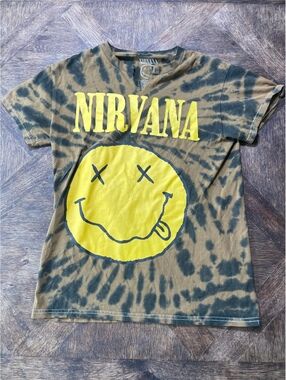 Nirvana tie bye brown and black graphic tee shirt women’s XS